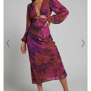 NWT ARTOLA MIDI DRESS - FRONT CUT OUT LONG SLEEVE DRESS IN BLURRED DREAMS Showpo